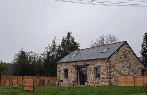 La Chapelle-Janson Casa | Maison de Vacances Pour 4 Personnes, 120m2, en Campagne