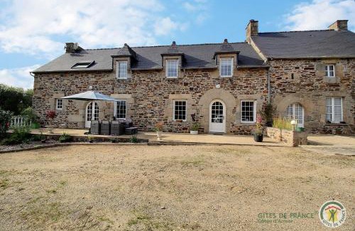 Plenee-Jugon Casa | Maison de la ville-j