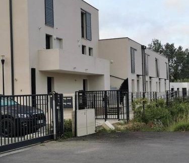Serignan Casa | Maison de vacances 8 personnes, à 350m de la plage, idéal famille , tout confort!