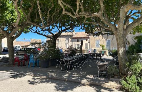 Venterol Casa | Maison de vacances La Bastide des Poètes Tour du Couridou