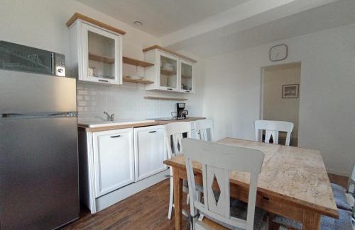 Montreuil-Poulay Casa | Maison de village à la campagne