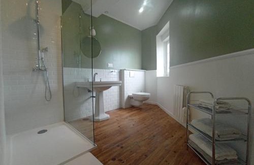 Montreuil-Poulay Casa | Maison de village à la campagne