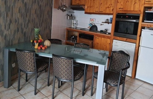 Vic-le-Comte Casa | Maison de Village F2 60m² Avec Cour Fermée