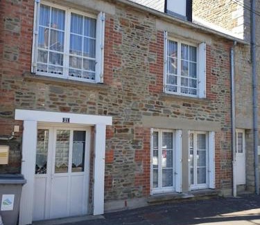 Pontorson Casa | Maison de ville située à 8 kms du Mont St Michel
