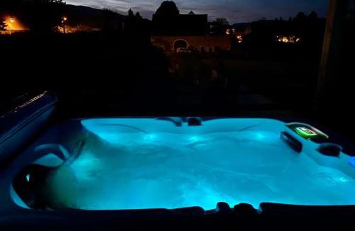 Champagne-en-Valromey Casa | Maison des Vues Imprenables, Jacuzzi, 1h15 Geneva