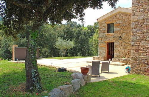 Tavera Casa | Maison en Pierre Entre mer et Montagne Avec Jardin et Piscine Proche D'ajaccio