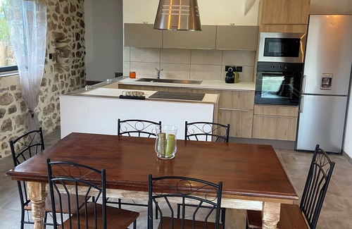 Aigueze Casa | Maison en Pierre Près des Gorges de Lardèche à Labri des Regards