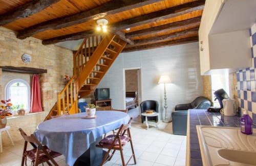 Tourtoirac Casa | Maison en pierres avec jardin clos, proche grotte de Tourtoirac, équipements bébé, animaux acceptés. - FR-1-616-280
