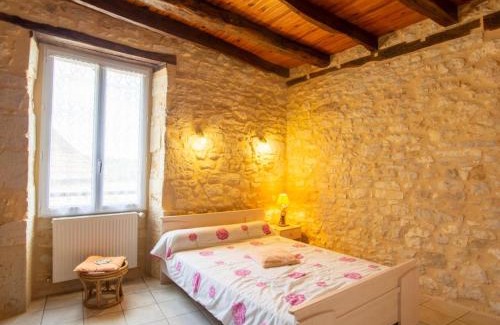 Tourtoirac Casa | Maison en pierres avec jardin clos, proche grotte de Tourtoirac, équipements bébé, animaux acceptés. - FR-1-616-280