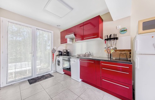 Ares Casa | Maison Escapades Marines – Terraza y confort en el corazón del pueblo