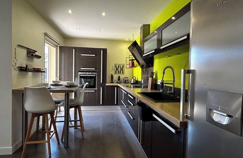 Sainte-Cecile-les-Vignes Casa | Maison Individuelle. Animaux de Compagnie Acceptés