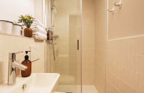 Montparnasse Hotel | Hôtel de la Gaîté