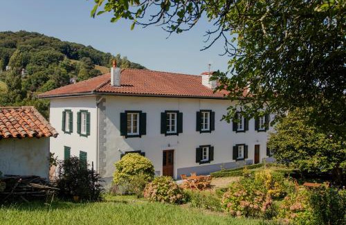 Hasparren Casa | Maison Gamboia, chambres d'hôtes au calme avec jardin