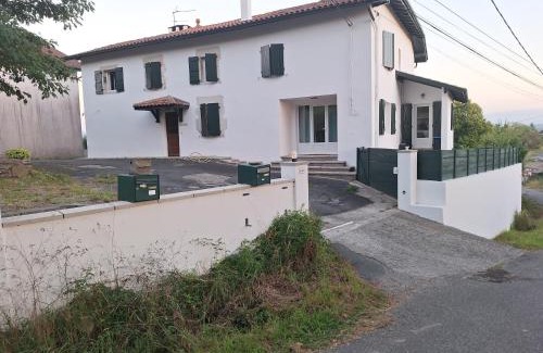 Bardos Casa | Maison Harandi Etxea