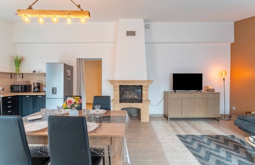 Beaucaire Casa | Maison Marquet, aire acondicionado y jardín compartido".