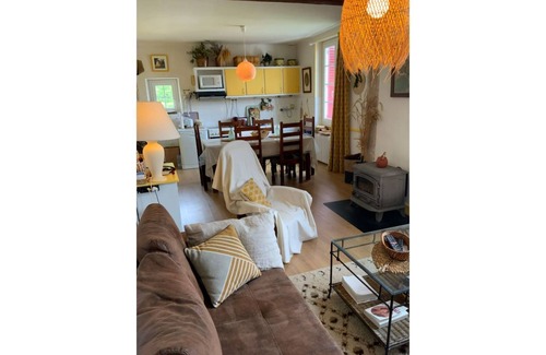Correze Casa | Maison MaxAnne, half village, half authentic countryside