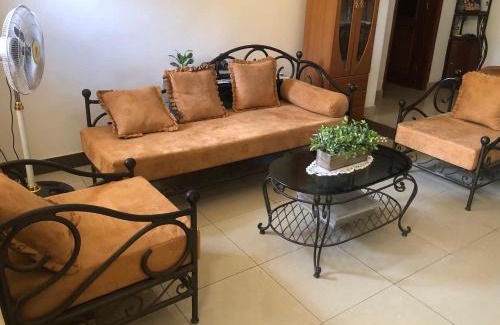 Porto-Novo Apartamento | MAISON MEUBLEE SUR LE CINQUANTENAIRE.