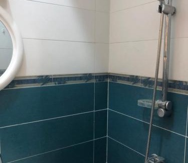 Porto-Novo Apartamento | MAISON MEUBLEE SUR LE CINQUANTENAIRE.