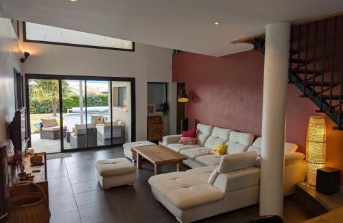 Soyaux Casa | Maison moderne élégante avec piscine privative, jardin clos et wifi - FR-1-653-279