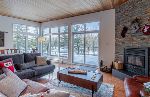 Saint-Tite-des-Caps Cabaña | MAISON OSLO – Toit-terrasse - rivière, spa et sauna