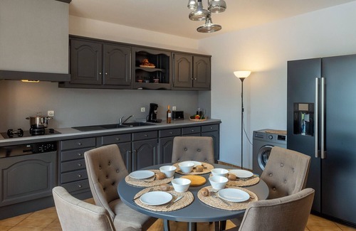 Montignac Casa | ★ Maison Périgourdine ★ Piscine chauffée ★ 8 personnes