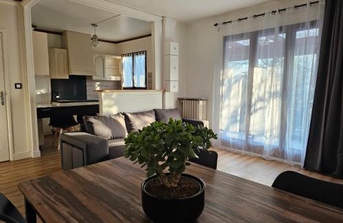 Chelles Casa | Maison Paris, Vallée Village, Disney & Astérix