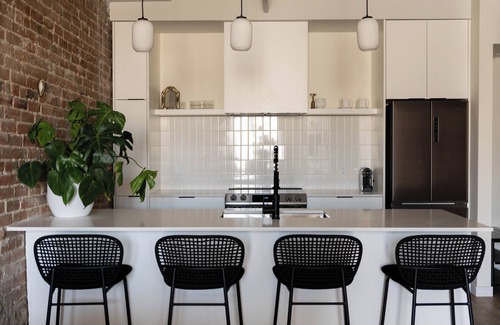 Old Montreal Apartamento | Maison Place Jacques-Cartier by Luxury In Transit