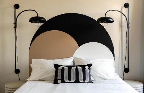 Old Montreal Apartamento | Maison Place Royale by Luxury In Transit