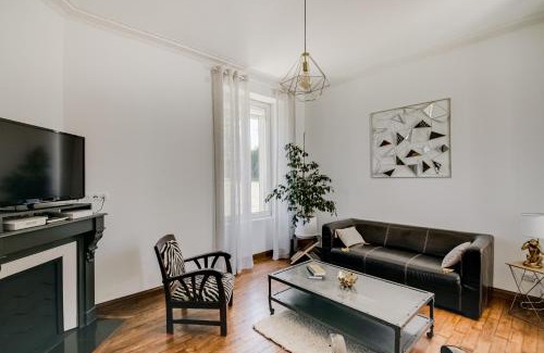 Robert-Espagne Casa | Maison Qui s'y frotte s'y pique