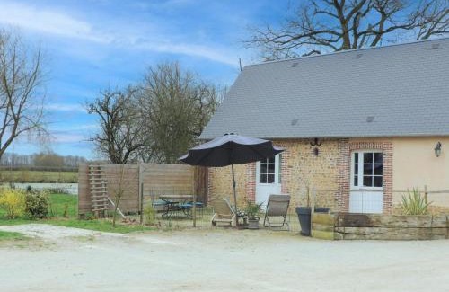 La Ferte-en-Ouche Casa | Maison restaurée à la ferme équestre avec terrasse close et animaux admis - FR-1-497-239
