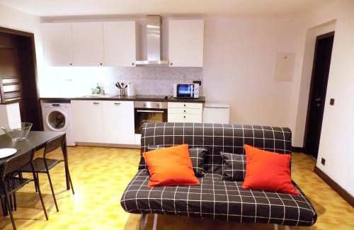 Gosselies Apartamento | Maison Roosevelt - Charleroi Airport - Ideal Families