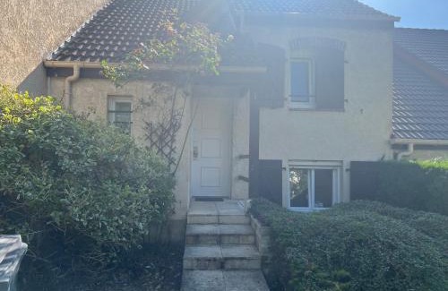 Domont Casa | Maison Serenity Domont Retreat