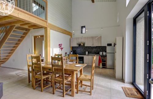 Saint-Heand Casa | Maison spacieuse avec terrasse, jardin et poêle à bois à Saint-Héand - FR-1-496-146