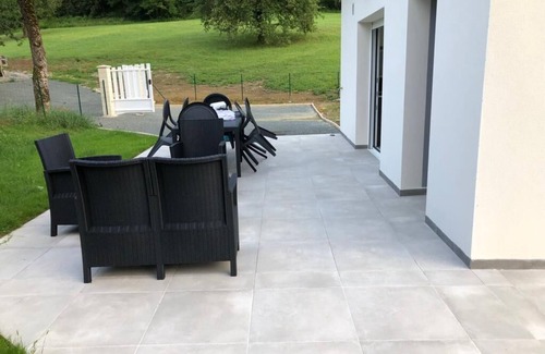 Saint-Romain-le-Noble Casa | Maison t3 70m2 et 50m2 de Terrasse Dans un Écrin de Verdure