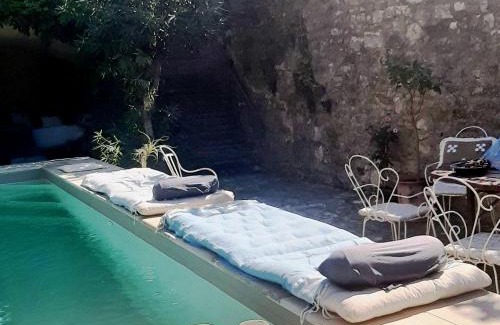 Collorgues Casa | Maison typique provençale - Piscine privée - Clim