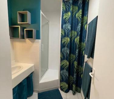 Doue-la-Fontaine Casa | Maisonette parking privé gratuit