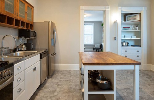 Walnut Hills Apartamento | Majestic and Spacious 3 Bdrm 2 Bath Near Eden Park