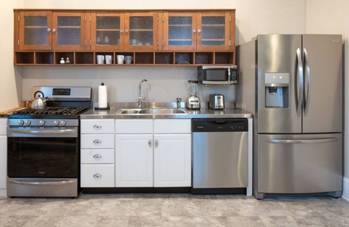 Walnut Hills Apartamento | Majestic and Spacious 3 Bdrm 2 Bath Near Eden Park