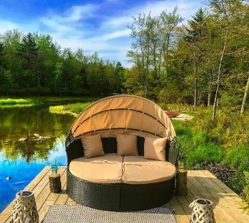 Tobyhanna Chalet De Esquí | Majestic Lake Front Chalet