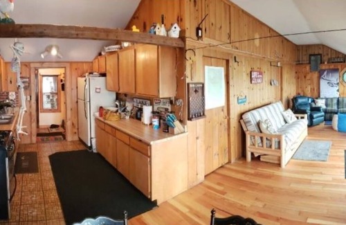 Maidstone Cabina | Majestic Maidstone Lake Property