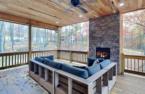 McHenry Casa | Majestic Manor