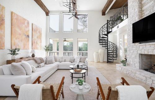 Cross Mountain Casa | Majestic Oak - Luxury, Billiards Room & Pool