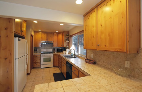 Zephyr Cove Casa | Románticas puestas de sol, vistas al lago, playa privada para propietarios en la maravillosa bahía de Marla