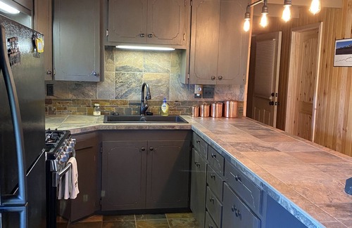 Stanley Cabina | ¡Haga recuerdos de su vida y experimente la serenidad de las montañas Sawtooth!