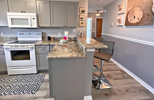 Fort Morgan Pines Condominio | 🌊 Make waves with a Beach Getaway! Quality and Affordable!