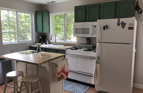 Browns Lake Cabaña | Haga sus recuerdos en Adorable Browns Lake / Cedar Park Cottage