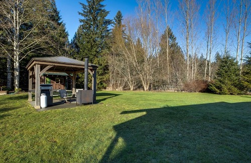 Maple Falls Cabina | ¡Crea recuerdos duraderos mientras disfrutas de esta experiencia de glamping única!