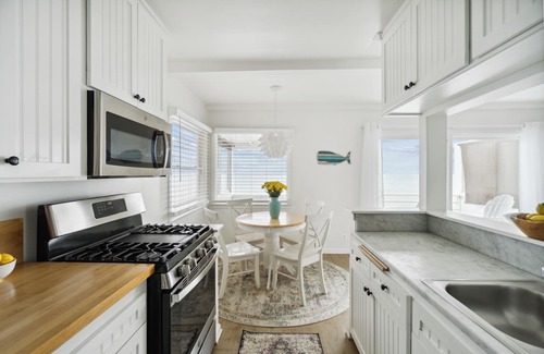 Eastern Malibu Condominio | Malibu Carbon Beach Oceanfront Suite Tres