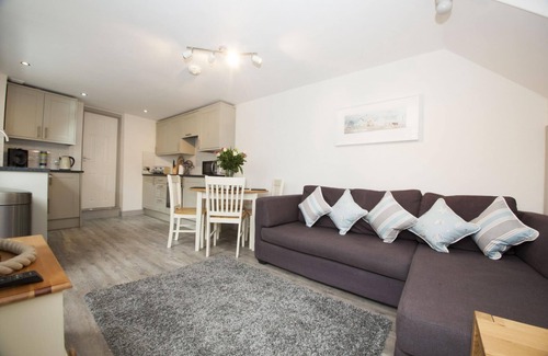 Treator Cabaña | Malt Cottage Sleeps4-patio-petsok-parking