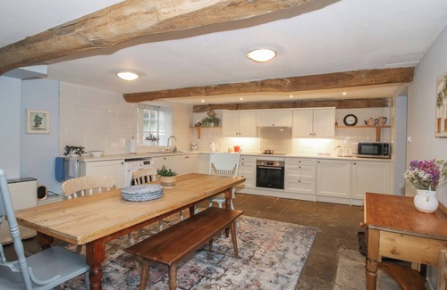 Bishops Castle Cabaña | MALT HOUSE, family friendly, with a garden in Bishop's Castle